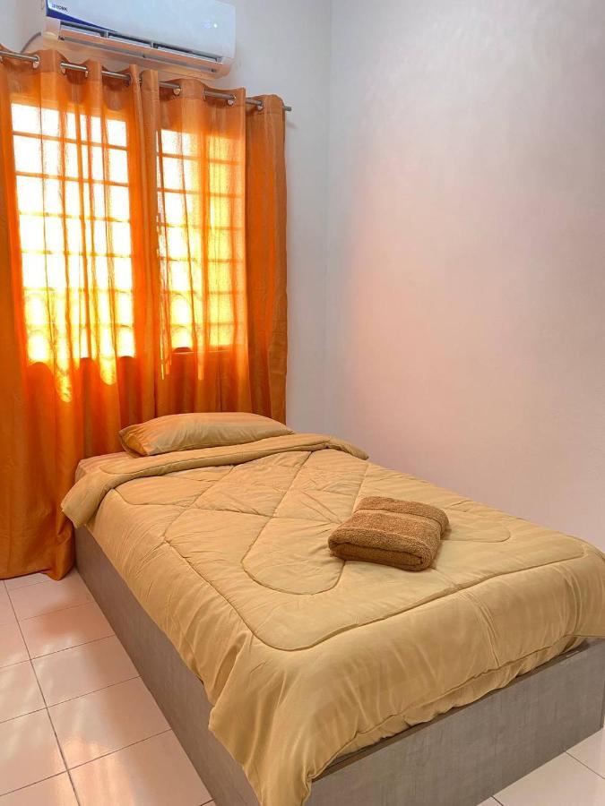 Homestay Juta Mines Seri Kembangan Balakong Serdang Lama Bagian luar foto