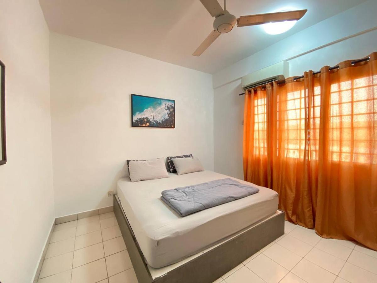 Homestay Juta Mines Seri Kembangan Balakong Serdang Lama Bagian luar foto
