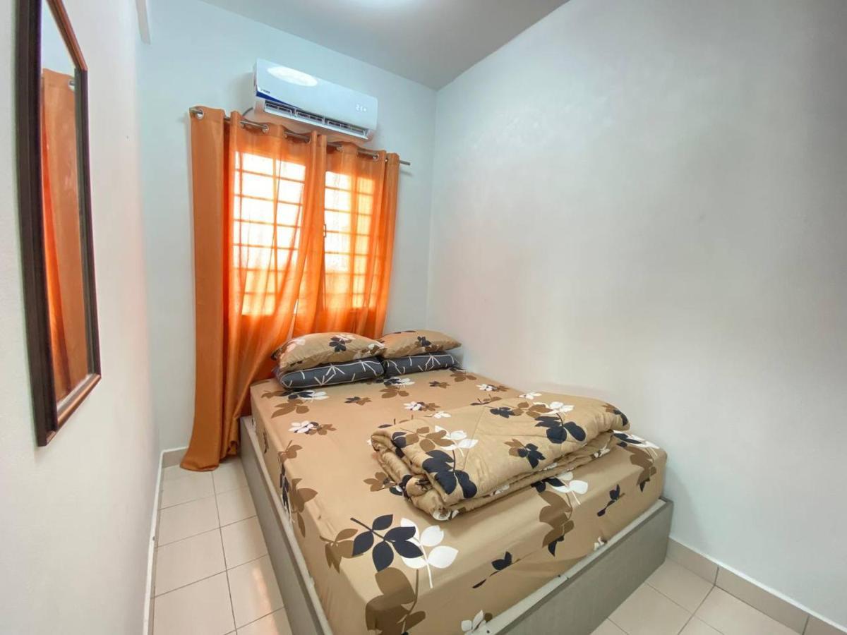 Homestay Juta Mines Seri Kembangan Balakong Serdang Lama Bagian luar foto
