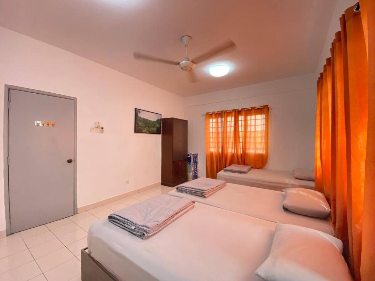 Homestay Juta Mines Seri Kembangan Balakong Serdang Lama Bagian luar foto