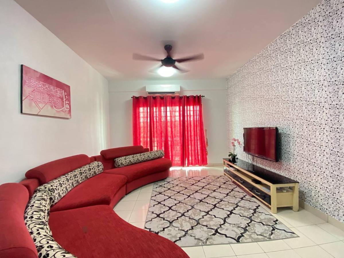 Homestay Juta Mines Seri Kembangan Balakong Serdang Lama Bagian luar foto